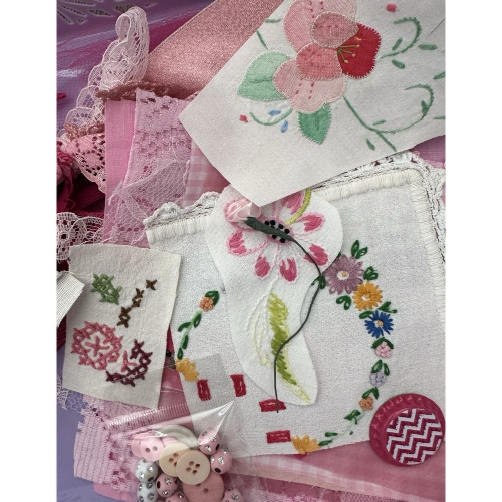 Blue  & Pink Kit 35+ Vintage Embroidered Linens Lace Button Junk Journal vintage - Picture 10 of 16